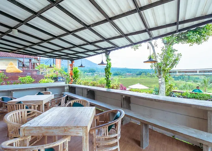 Alojamento de Acomodação e Pequeno-almoço Bhuana Agung And Restaurant 3*