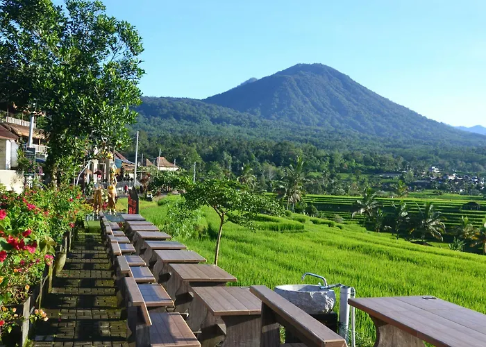 Alojamento de Acomodação e Pequeno-almoço Bhuana Agung And Restaurant 3*