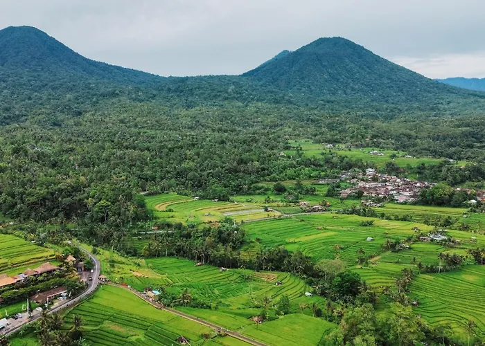 Bhuana Agung And Restaurant ベッド・アンド・ブレックファスト ジャティルウィ
