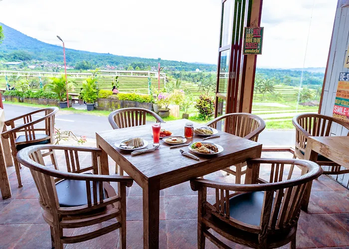 Bhuana Agung And Restaurant Alojamento de Acomodação e Pequeno-almoço 3*
