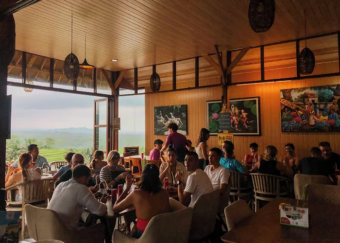 Alojamento de Acomodação e Pequeno-almoço Bhuana Agung And Restaurant 3*